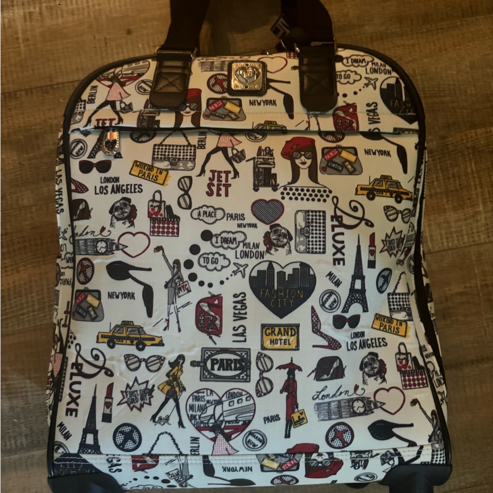 Brighton Travel set